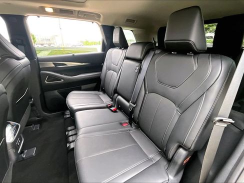 Certified 2026 INFINITI QX60 Luxe w/ Cargo Package AWD/4WD image 32