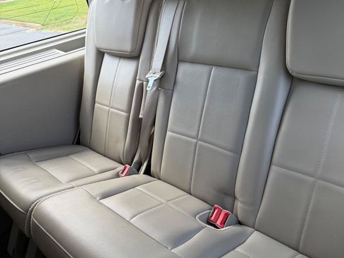 Used 2013 Lincoln Navigator 2WD w/ HD Trailer Tow Pkg image 9