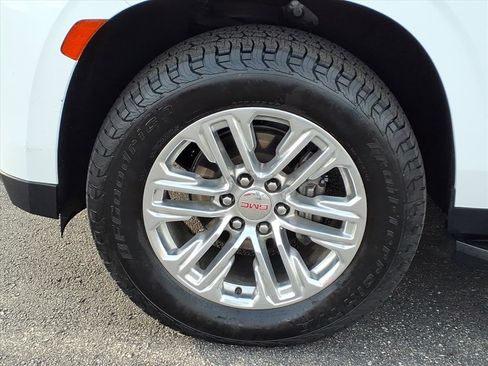 Used 2022 GMC Yukon SLT image 32