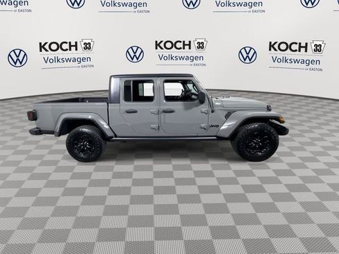 Used 2021 Jeep Gladiator Willys image 9