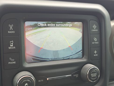 Used 2018 Jeep Wrangler Unlimited Sport image 15