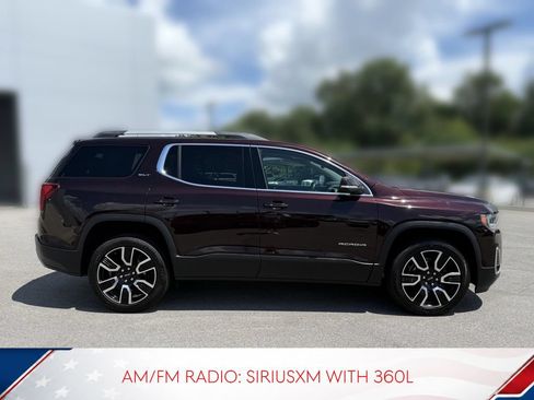 Used 2021 GMC Acadia SLT w/ LPO, Black Accent Package FWD image 4