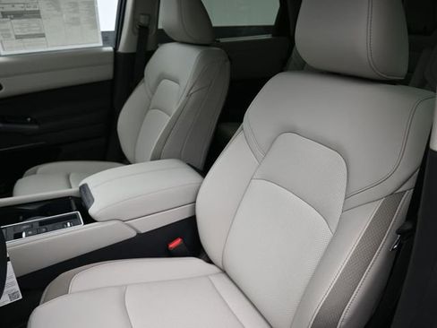 New 2026 Nissan Pathfinder SL w/ SL Premium Package FWD image 19