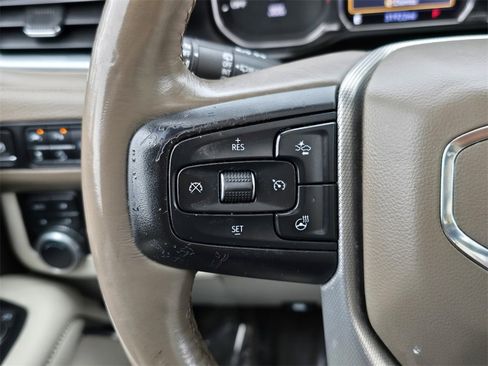 Used 2021 GMC Yukon XL Denali w/ Denali Premium Package image 18