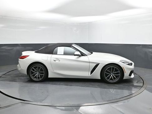 Used 2021 BMW Z4 sDrive30i w/ Convenience Package image 11