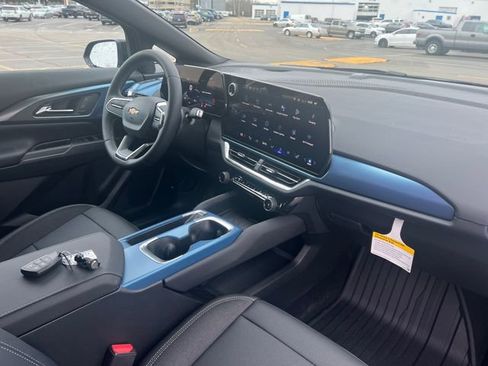 New 2026 Chevrolet Equinox EV LT image 10