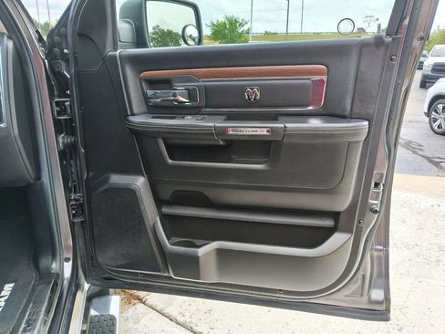 Used 2016 RAM 1500 Laramie w/ Convenience Group AWD/4WD image 18