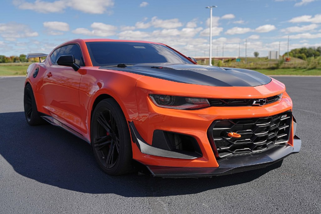 Used 2019 Chevrolet Camaro ZL1 RWD image 5
