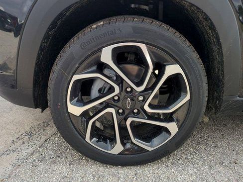 New 2026 Chevrolet Trax RS w/ Sunroof Package FWD image 32