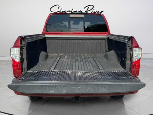 Used 2018 Nissan Titan SL AWD/4WD image 25