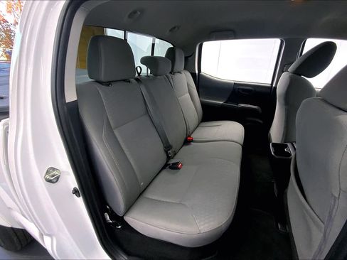 Used 2020 Toyota Tacoma SR5 image 17