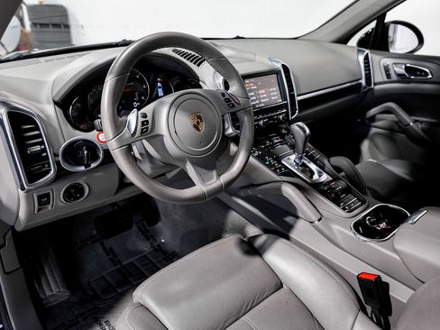 Used 2013 Porsche Cayenne Diesel AWD/4WD image 19