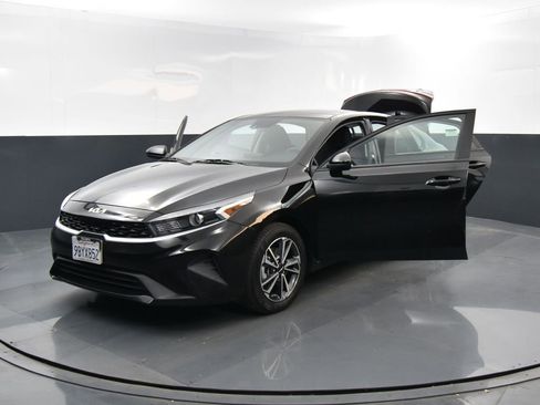 Certified 2022 Kia Forte LXS image 35