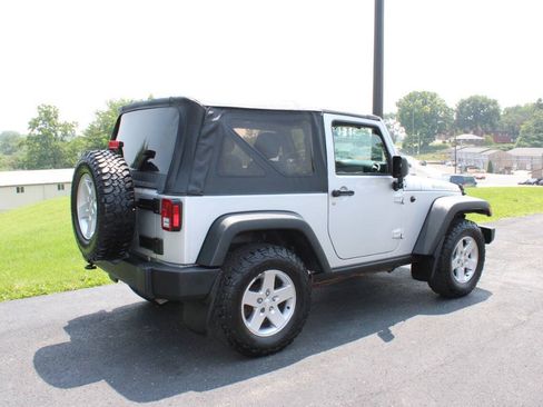 Used 2011 Jeep Wrangler Rubicon w/ PWR Convenience Group AWD/4WD image 3
