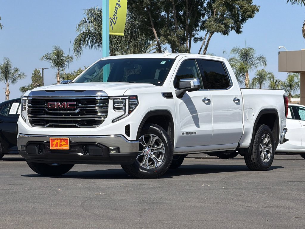 Used 2025 GMC Sierra 1500 SLT RWD image 1