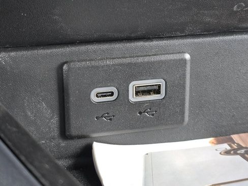 New 2025 Chevrolet Brightdrop 600 w/ Power Door Package image 4