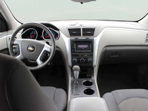 Used 2012 Chevrolet Traverse LS FWD image 8