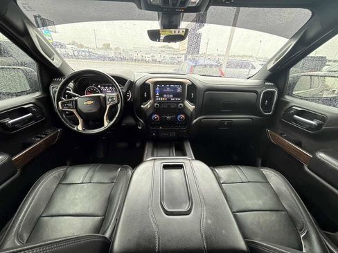 Used 2022 Chevrolet Silverado 1500 High Country w/ Technology Package image 18