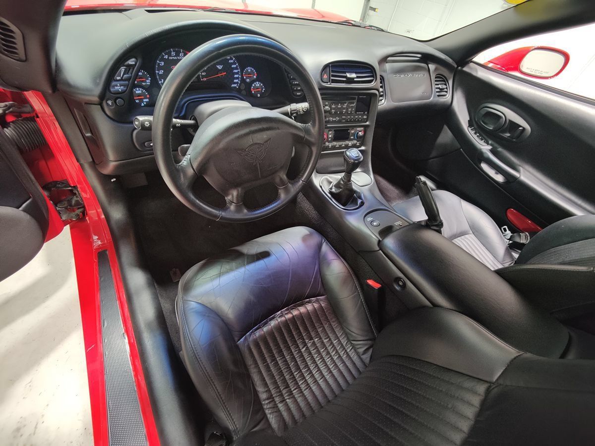 Used 2004 Chevrolet Corvette Z06 w/ Memory Package RWD image 27