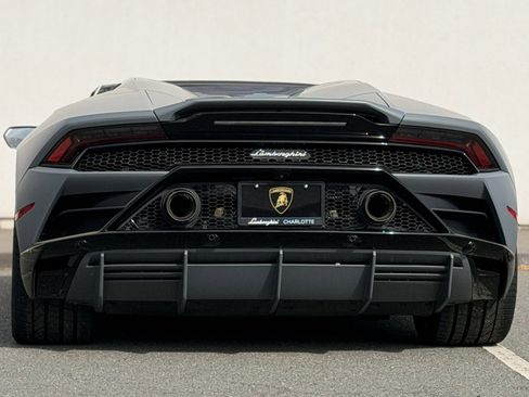 Used 2022 Lamborghini Huracan EVO image 6