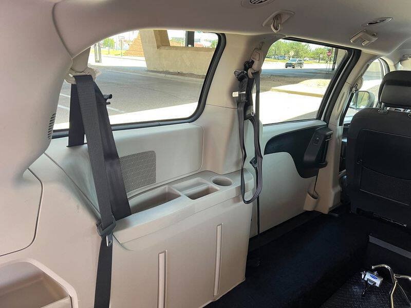 Used 2020 Dodge Grand Caravan SE w/ UConnect Hands-Free Group FWD image 42