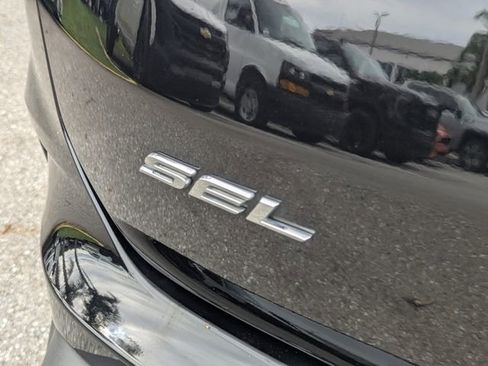 Used 2024 Ford Edge SEL w/ Convenience Package AWD/4WD image 11