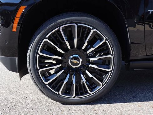 New 2026 Chevrolet Tahoe High Country AWD/4WD image 35