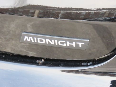 Used 2024 Nissan Murano SV w/ SV Midnight Edition Package image 17