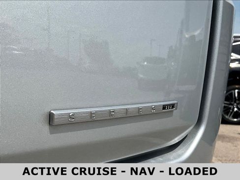 Used 2022 Jeep Wagoneer Series III w/ Premium Group I AWD/4WD image 24