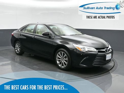 Used 2017 Toyota Camry XLE image 1