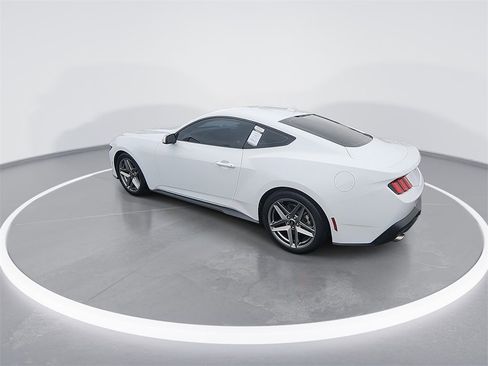 Used 2024 Ford Mustang Coupe image 6