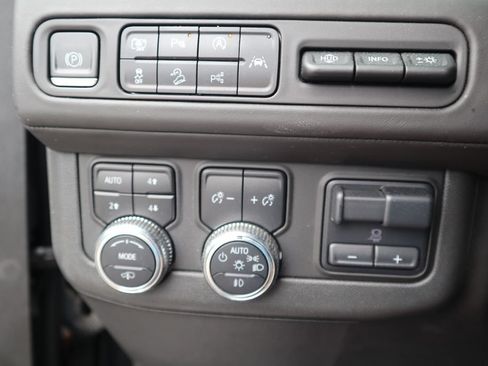 Used 2023 GMC Yukon Denali Ultimate AWD/4WD image 29