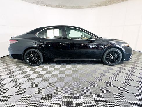 Used 2022 Toyota Camry XSE FWD image 2