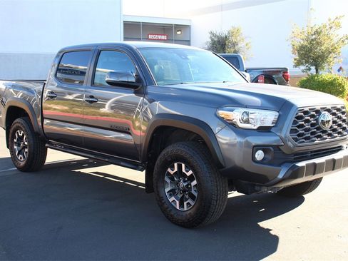 Used 2022 Toyota Tacoma TRD Off-Road image 11