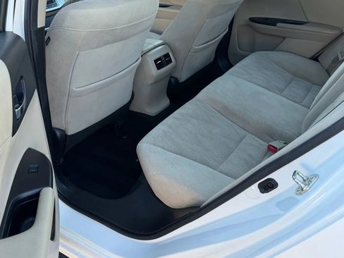 Used 2015 Honda Accord EX image 10