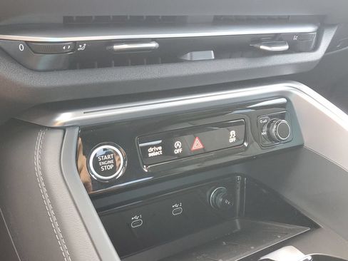 Certified 2025 Audi Q5 Premium w/ Convenience Package AWD/4WD image 28