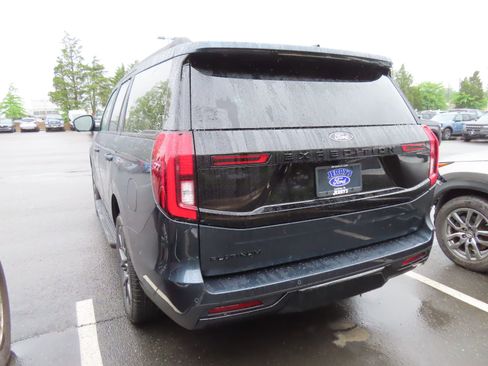 New 2026 Ford Expedition Platinum w/ Stealth Appearance Package AWD/4WD image 6
