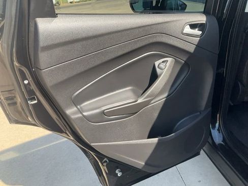 Used 2019 Ford Escape SEL image 24