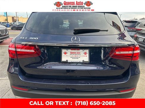 Used 2019 Mercedes-Benz GLC 300 4MATIC w/ Premium Package image 31