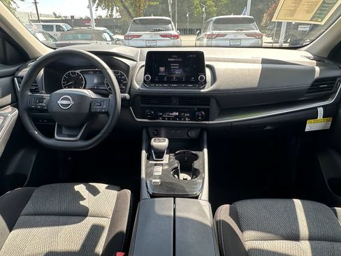 Used 2026 Nissan Rogue SV FWD image 19