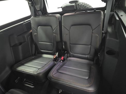 Used 2023 Ford Bronco Badlands w/ Sasquatch Package AWD/4WD image 12