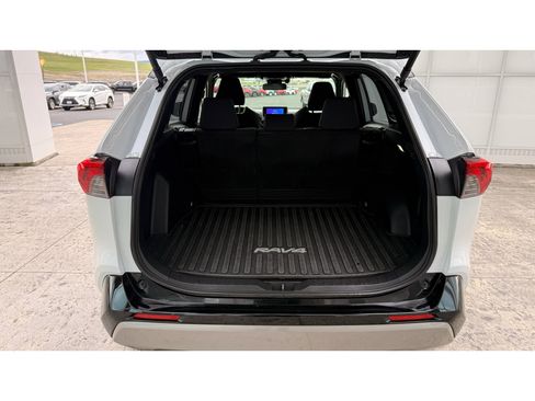 Used 2025 Toyota RAV4 SE w/ Convenience Package image 8