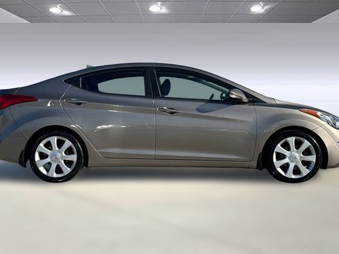 Used 2013 Hyundai Elantra Limited w/ Technology Pkg image 2