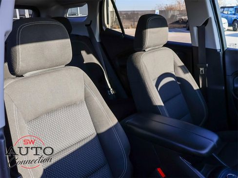 Used 2024 GMC Terrain SLE image 15