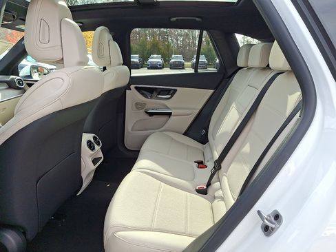 Used 2026 Mercedes-Benz GLC 300 4MATIC image 6
