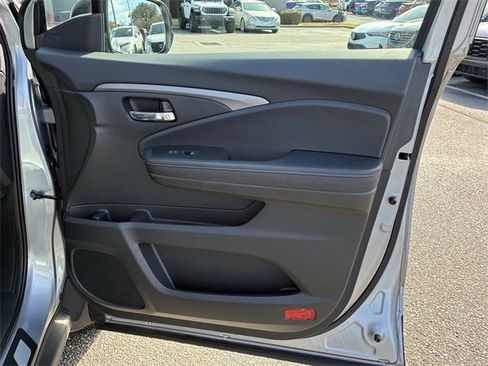 Certified 2024 Honda Ridgeline RTL image 33