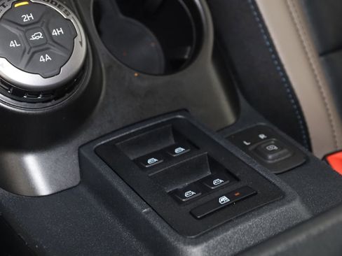 Used 2023 Ford Bronco Wildtrak AWD/4WD image 25