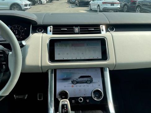 Used 2022 Land Rover Range Rover Sport SVR image 33