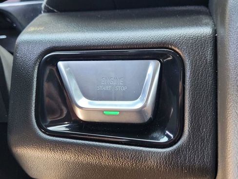 Used 2025 GMC Yukon XL Denali AWD/4WD image 22