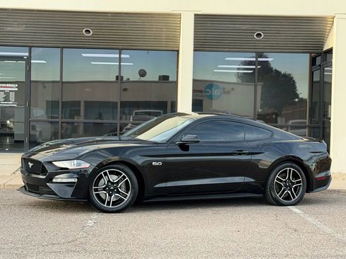 Used 2020 Ford Mustang GT image 3
